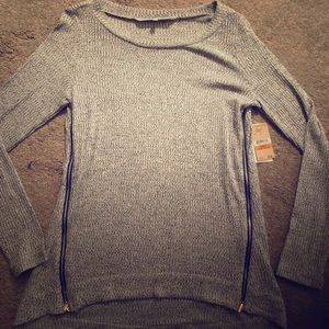Rachel Roy high low long sleeve